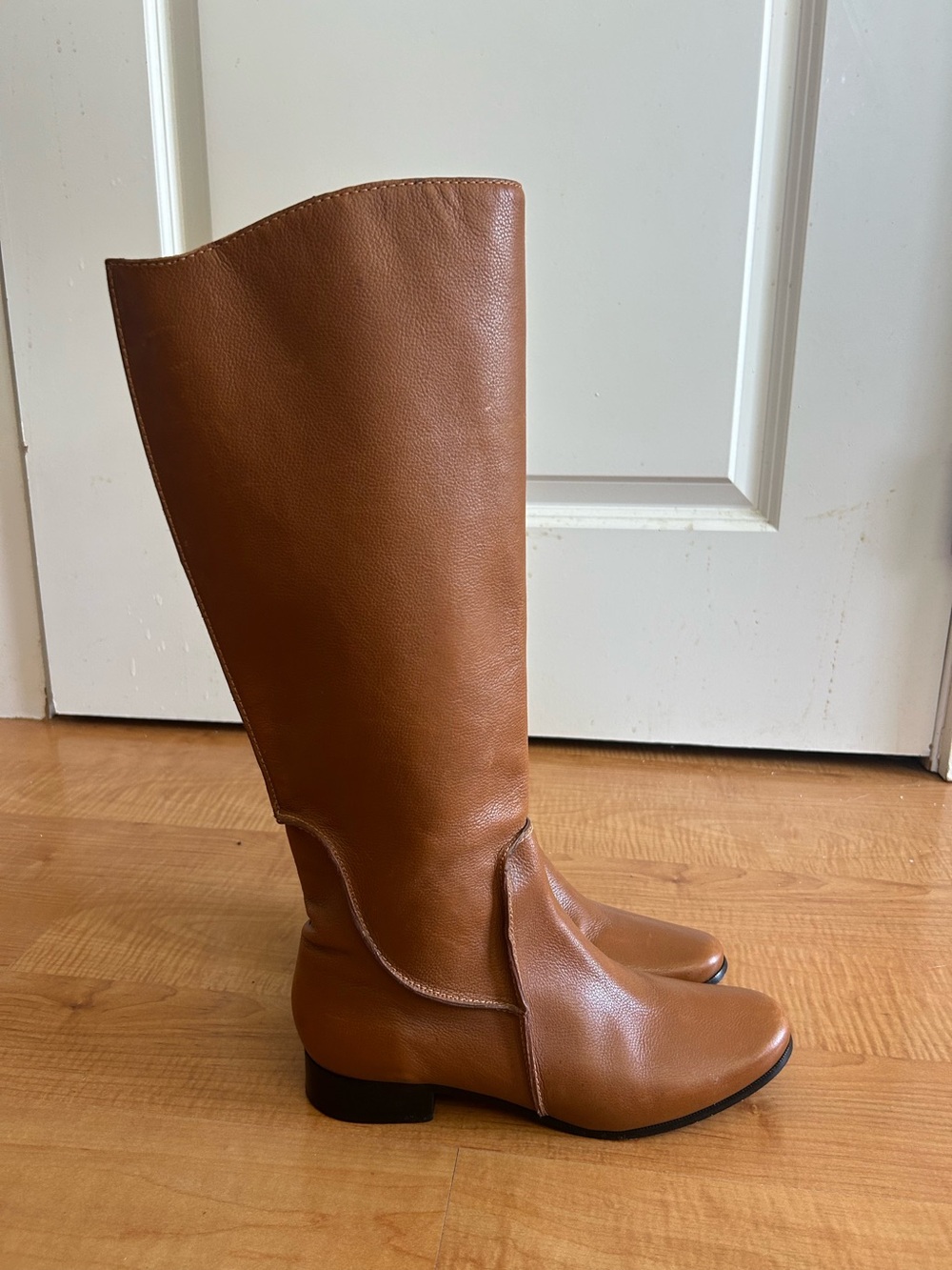 DVF Diane Von Furstenberg Tall Brown Leather Boots Size 7.5 Round Toe Block Heel